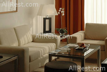 Grosvenor House West Marina Beach 9